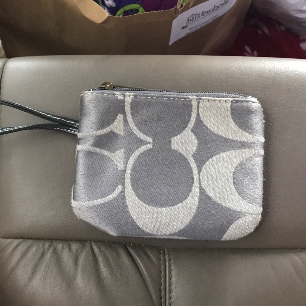 Never use it, and phone won’t fit in it.